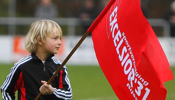 Excelsior�31 en Plusmarkt starten Voetbalplaatjes actie