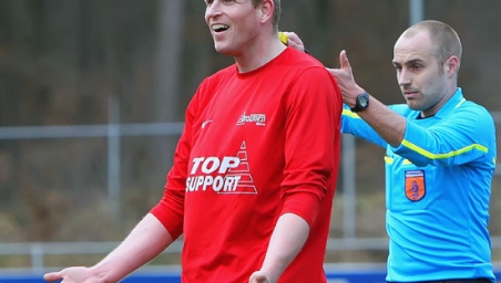 Excelsior'31 2 al klunend en smossend langs Nunspeet 2 (3-2) en...... opnieuw koploper!