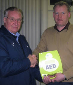 Vriendenkring schenkt AED aan Excelsior�31