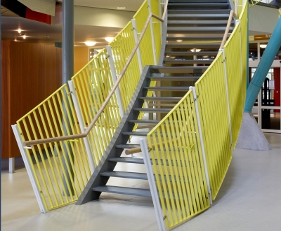 Foto bij Traphek met lamellen