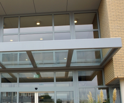 Foto bij Luifel met glas