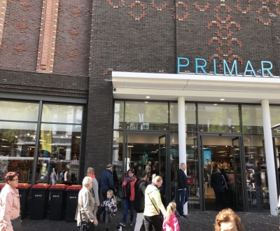 Foto bij Primark winkel