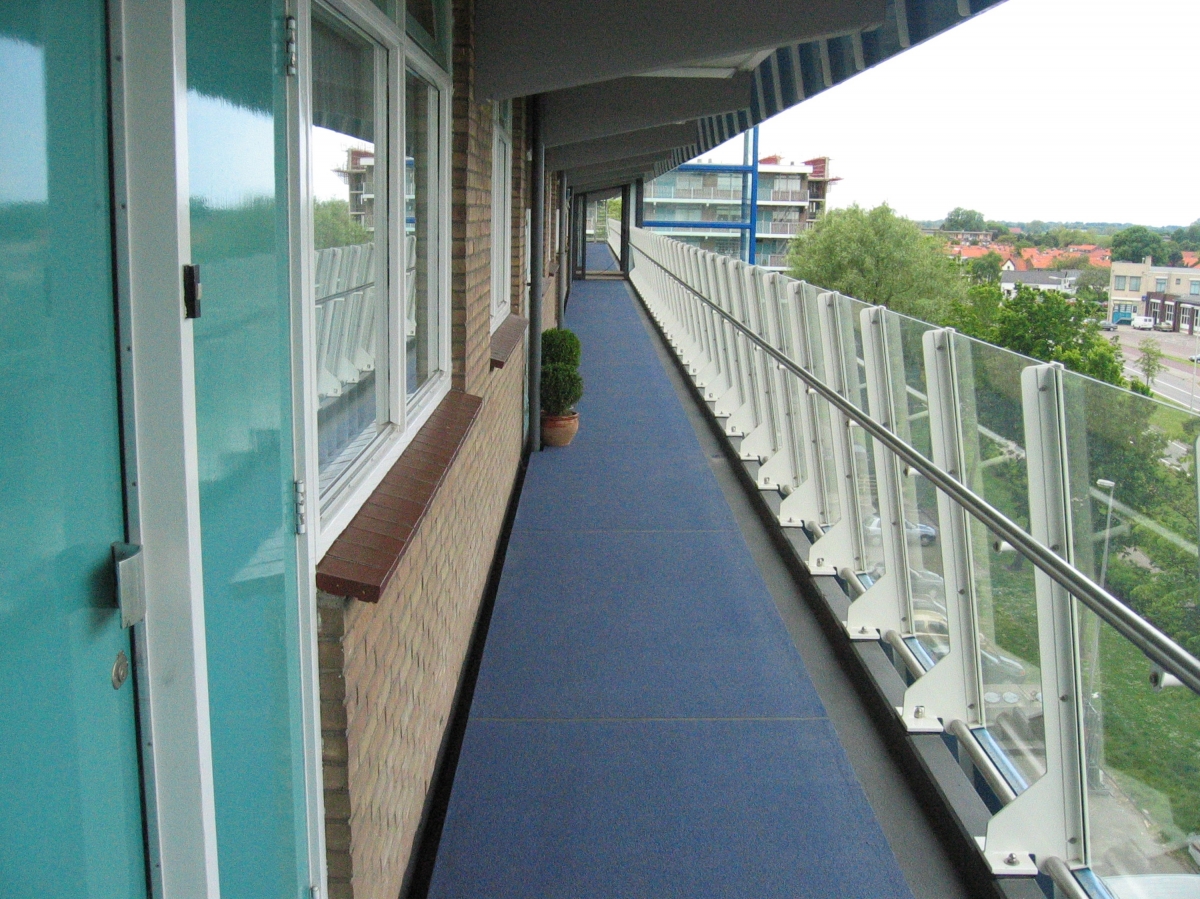 Galerij ophoging 4 flats Hellevoetsluis