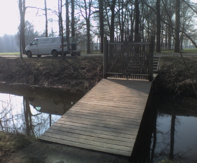 Afbeelding bij Antislip houten bruggen Kasteel Slangenburg