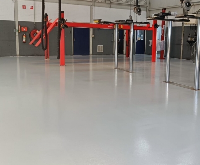 Vloercoating werkplaats Baan Automotive 